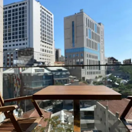 Taksim Cozy Flat With Swimming Pool, Sauna And Ac דירה איסטמבול