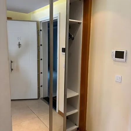דירה Taksim Cozy Flat With Swimming Pool, Sauna And Ac